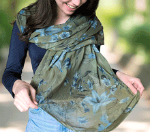 Naložite sliko v pregledovalnik galerije, ženski šal poletni šali rožice modni sal rože sali prehodni sal cvetlice bombaž bombaz svila ženski šali moda udoben šal mehek sal jesenski šal ženski šal rožice modni šal šal občutljiva koža