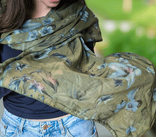 Naložite sliko v pregledovalnik galerije, ženski šal poletni šali rožice modni sal rože sali prehodni sal cvetlice bombaž bombaz svila ženski šali moda udoben šal mehek sal jesenski šal ženski šal rožice modni šal šal občutljiva koža