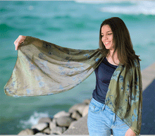 Naložite sliko v pregledovalnik galerije, ženski šal poletni šali rožice modni sal rože sali prehodni sal cvetlice bombaž bombaz svila ženski šali moda udoben šal mehek sal jesenski šal ženski šal rožice modni šal šal občutljiva koža