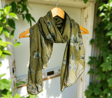 Naložite sliko v pregledovalnik galerije, ženski šal poletni šali rožice modni sal rože sali prehodni sal cvetlice bombaž bombaz svila ženski šali moda udoben šal mehek sal jesenski šal ženski šal rožice modni šal šal občutljiva koža