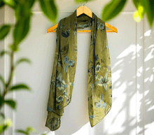 Naložite sliko v pregledovalnik galerije, ženski šal poletni šali rožice modni sal rože sali prehodni sal cvetlice bombaž bombaz svila ženski šali moda udoben šal mehek sal jesenski šal ženski šal rožice modni šal šal občutljiva koža