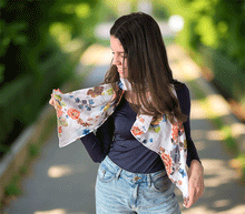 Naložite sliko v pregledovalnik galerije, ženski šal poletni šali rožice modni sal rože sali prehodni sal cvetlice bombaž bombaz svila ženski šali moda udoben šal mehek sal jesenski šal ženski šal rožice modni šal