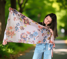 Naložite sliko v pregledovalnik galerije, ženski šal poletni šali rožice modni sal rože sali prehodni sal cvetlice bombaž bombaz svila ženski šali moda udoben šal mehek sal jesenski šal ženski šal rožice modni šal