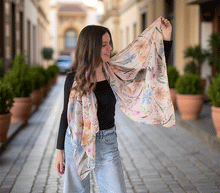 Naložite sliko v pregledovalnik galerije, ženski šal poletni šali rožice modni sal rože sali prehodni sal cvetlice bombaž bombaz svila ženski šali moda udoben šal mehek sal jesenski šal ženski šal rožice modni šal