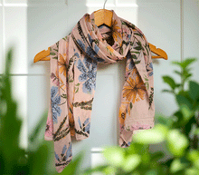Naložite sliko v pregledovalnik galerije, ženski šal poletni šali rožice modni sal rože sali prehodni sal cvetlice bombaž bombaz svila ženski šali moda udoben šal mehek sal jesenski šal ženski šal rožice modni šal