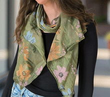 Naložite sliko v pregledovalnik galerije, ženski šal poletni šali rožice modni sal rože sali prehodni sal cvetlice bombaž bombaz svila ženski šali moda udoben šal mehek sal jesenski šal ženski šal rožice modni šal