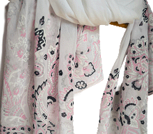 Naložite sliko v pregledovalnik galerije, ženski šal poletni šali rožice modni sal rože sali prehodni sal cvetlice bombaž bombaz svila ženski šali moda udoben šal mehek sal jesenski šal ženski šal rožice modni šal šal občutljiva koža ugodni šali