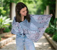 Naložite sliko v pregledovalnik galerije, ženski šal poletni šali rožice modni sal rože sali prehodni sal cvetlice bombaž bombaz svila ženski šali moda udoben šal mehek sal jesenski šal ženski šal rožice modni šal šal občutljiva koža ugodni šali