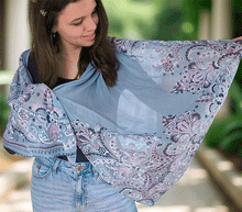 Naložite sliko v pregledovalnik galerije, ženski šal poletni šali rožice modni sal rože sali prehodni sal cvetlice bombaž bombaz svila ženski šali moda udoben šal mehek sal jesenski šal ženski šal rožice modni šal šal občutljiva koža ugodni šali