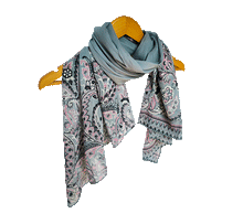 Naložite sliko v pregledovalnik galerije, ženski šal poletni šali rožice modni sal rože sali prehodni sal cvetlice bombaž bombaz svila ženski šali moda udoben šal mehek sal jesenski šal ženski šal rožice modni šal šal občutljiva koža ugodni šali