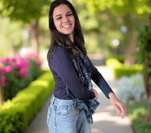 Naložite sliko v pregledovalnik galerije, ženski šal poletni šali rožice modni sal rože sali prehodni sal cvetlice bombaž bombaz svila ženski šali moda udoben šal mehek sal jesenski šal ženski šal rožice modni šal šal občutljiva koža ugodni šali