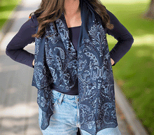 Naložite sliko v pregledovalnik galerije, ženski šal poletni šali rožice modni sal rože sali prehodni sal cvetlice bombaž bombaz svila ženski šali moda udoben šal mehek sal jesenski šal ženski šal rožice modni šal šal občutljiva koža ugodni šali