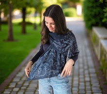 Naložite sliko v pregledovalnik galerije, ženski šal poletni šali rožice modni sal rože sali prehodni sal cvetlice bombaž bombaz svila ženski šali moda udoben šal mehek sal jesenski šal ženski šal rožice modni šal šal občutljiva koža ugodni šali