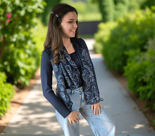 Naložite sliko v pregledovalnik galerije, ženski šal poletni šali rožice modni sal rože sali prehodni sal cvetlice bombaž bombaz svila ženski šali moda udoben šal mehek sal jesenski šal ženski šal rožice modni šal šal občutljiva koža ugodni šali