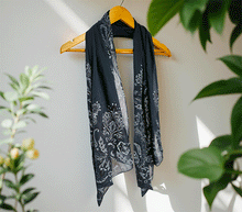 Naložite sliko v pregledovalnik galerije, ženski šal poletni šali rožice modni sal rože sali prehodni sal cvetlice bombaž bombaz svila ženski šali moda udoben šal mehek sal jesenski šal ženski šal rožice modni šal šal občutljiva koža ugodni šali