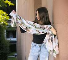 Naložite sliko v pregledovalnik galerije, ženski šal poletni šali rožice modni sal rože sali prehodni sal cvetlice viskoza ženski šali moda udoben šal mehek sal jesenski šal cvetlični ženski šal