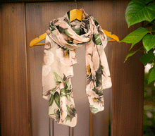 Naložite sliko v pregledovalnik galerije, ženski šal poletni šali rožice modni sal rože sali prehodni sal cvetlice viskoza ženski šali moda udoben šal mehek sal jesenski šal cvetlični ženski šal