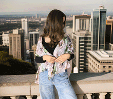 Naložite sliko v pregledovalnik galerije, ženski šal poletni šali rožice modni sal rože sali prehodni sal cvetlice viskoza ženski šali moda udoben šal mehek sal jesenski šal cvetlični ženski šal