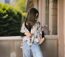 Naložite sliko v pregledovalnik galerije, ženski šal poletni šali rožice modni sal rože sali prehodni sal cvetlice viskoza ženski šali moda udoben šal mehek sal jesenski šal cvetlični ženski šal