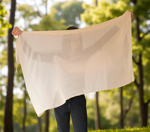 Naložite sliko v pregledovalnik galerije, ženski šal poletni šali pike modni sal rože sali prehodni sal pikice bombaž bombaz svila ženski šali moda udoben šal mehek sal jesenski šal ženski šal ugodni šali ugodni ženski šali