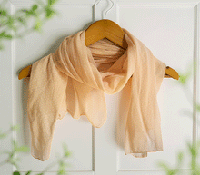 Naložite sliko v pregledovalnik galerije, ženski šal poletni šali pike modni sal rože sali prehodni sal pikice bombaž bombaz svila ženski šali moda udoben šal mehek sal jesenski šal ženski šal ugodni šali ugodni ženski šali