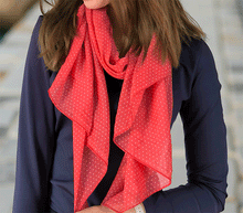 Naložite sliko v pregledovalnik galerije, ženski šal poletni šali pike modni sal rože sali prehodni sal pikice bombaž bombaz svila ženski šali moda udoben šal mehek sal jesenski šal ženski šal ugodni šali ugodni ženski šali