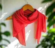 Naložite sliko v pregledovalnik galerije, ženski šal poletni šali pike modni sal rože sali prehodni sal pikice bombaž bombaz svila ženski šali moda udoben šal mehek sal jesenski šal ženski šal ugodni šali ugodni ženski šali