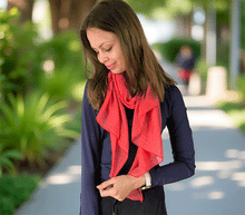 Naložite sliko v pregledovalnik galerije, ženski šal poletni šali pike modni sal rože sali prehodni sal pikice bombaž bombaz svila ženski šali moda udoben šal mehek sal jesenski šal ženski šal ugodni šali ugodni ženski šali