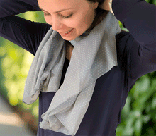 Naložite sliko v pregledovalnik galerije, ženski šal poletni šali pike modni sal rože sali prehodni sal pikice bombaž bombaz svila ženski šali moda udoben šal mehek sal jesenski šal ženski šal ugodni šali ugodni ženski šali