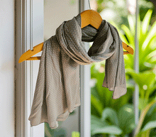 Naložite sliko v pregledovalnik galerije, ženski šal poletni šali pike modni sal rože sali prehodni sal pikice bombaž bombaz svila ženski šali moda udoben šal mehek sal jesenski šal ženski šal ugodni šali ugodni ženski šali