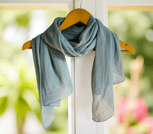 Naložite sliko v pregledovalnik galerije, ženski šal poletni šali pike modni sal rože sali prehodni sal pikice bombaž bombaz svila ženski šali moda udoben šal mehek sal jesenski šal ženski šal ugodni šali ugodni ženski šali