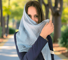 Naložite sliko v pregledovalnik galerije, ženski šal poletni šali pike modni sal rože sali prehodni sal pikice bombaž bombaz svila ženski šali moda udoben šal mehek sal jesenski šal ženski šal ugodni šali ugodni ženski šali