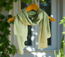 Naložite sliko v pregledovalnik galerije, ženski šal poletni šali pike modni sal rože sali prehodni sal pikice bombaž bombaz svila ženski šali moda udoben šal mehek sal jesenski šal ženski šal ugodni šali ugodni ženski šali