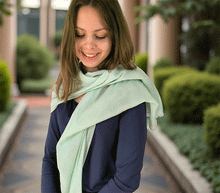 Naložite sliko v pregledovalnik galerije, ženski šal poletni šali pike modni sal rože sali prehodni sal pikice bombaž bombaz svila ženski šali moda udoben šal mehek sal jesenski šal ženski šal ugodni šali ugodni ženski šali