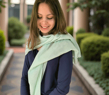 Naložite sliko v pregledovalnik galerije, ženski šal poletni šali pike modni sal rože sali prehodni sal pikice bombaž bombaz svila ženski šali moda udoben šal mehek sal jesenski šal ženski šal ugodni šali ugodni ženski šali