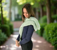 Naložite sliko v pregledovalnik galerije, ženski šal poletni šali pike modni sal rože sali prehodni sal pikice bombaž bombaz svila ženski šali moda udoben šal mehek sal jesenski šal ženski šal ugodni šali ugodni ženski šali