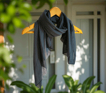 Naložite sliko v pregledovalnik galerije, ženski šal poletni šali pike modni sal rože sali prehodni sal pikice bombaž bombaz svila ženski šali moda udoben šal mehek sal jesenski šal ženski šal ugodni šali ugodni ženski šali