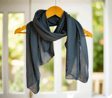 Naložite sliko v pregledovalnik galerije, ženski šal poletni šali pike modni sal rože sali prehodni sal pikice bombaž bombaz svila ženski šali moda udoben šal mehek sal jesenski šal ženski šal ugodni šali ugodni ženski šali