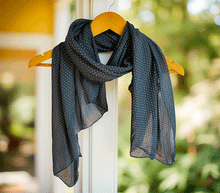 Naložite sliko v pregledovalnik galerije, ženski šal poletni šali pike modni sal rože sali prehodni sal pikice bombaž bombaz svila ženski šali moda udoben šal mehek sal jesenski šal ženski šal ugodni šali ugodni ženski šali