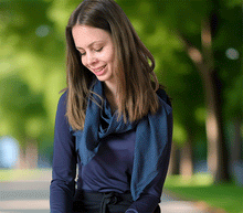 Naložite sliko v pregledovalnik galerije, ženski šal poletni šali pike modni sal rože sali prehodni sal pikice bombaž bombaz svila ženski šali moda udoben šal mehek sal jesenski šal ženski šal ugodni šali ugodni ženski šali