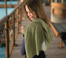 Naložite sliko v pregledovalnik galerije, ženski šal poletni šali pike modni sal rože sali prehodni sal pikice bombaž bombaz svila ženski šali moda udoben šal mehek sal jesenski šal ženski šal ugodni šali ugodni ženski šali