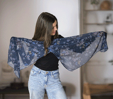 Naložite sliko v pregledovalnik galerije, ženski šal poletni šali rožice modni sal rože sali prehodni sal cvetlice bombaž bombaz svila ženski šali moda udoben šal mehek sal
metulji jesenski šal cvetlični ženski šal