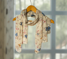 Naložite sliko v pregledovalnik galerije, ženski šal poletni šali rožice modni sal rože sali prehodni sal cvetlice bombaž bombaz svila ženski šali moda udoben šal mehek sal jesenski zenski sal zenski sali metulji jesenski šal cvetlični ženski šal