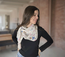 Naložite sliko v pregledovalnik galerije, ženski šal poletni šali rožice modni sal rože sali prehodni sal cvetlice bombaž bombaz svila ženski šali moda udoben šal mehek sal
metulji jesenski šal cvetlični ženski šal