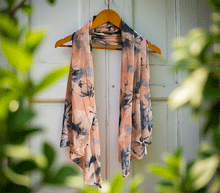 Naložite sliko v pregledovalnik galerije, ženski šal poletni šali rožice modni sal rože sali prehodni sal cvetlice bombaž bombaz svila ženski šali moda udoben šal mehek sal jesenski šal ženski šal rožice modni šal cvetlicni sal