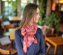 Naložite sliko v pregledovalnik galerije, ženski šal poletni šali rožice modni sal rože sali prehodni sal cvetlice bombaž bombaz svila ženski šali moda udoben šal mehek sal jesenski šal ženski šal rožice modni šal