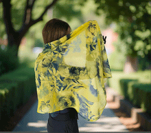 Naložite sliko v pregledovalnik galerije, ženski šal poletni šali rožice modni sal rože sali prehodni sal cvetlice bombaž bombaz svila ženski šali moda udoben šal mehek sal jesenski šal ženski šal rožice modni šal