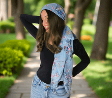 Naložite sliko v pregledovalnik galerije, ženski šal poletni šali rožice modni sal rože sali prehodni sal cvetlice bombaž bombaz svila ženski šali moda udoben šal mehek sal jesenski zenski sal zenski sali metulji jesenski šal cvetlični ženski šal