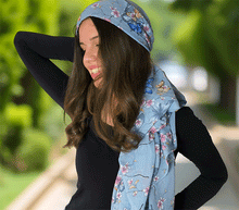 Naložite sliko v pregledovalnik galerije, ženski šal poletni šali rožice modni sal rože sali prehodni sal cvetlice bombaž bombaz svila ženski šali moda udoben šal mehek sal jesenski zenski sal zenski sali metulji jesenski šal cvetlični ženski šal