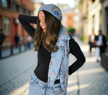 Naložite sliko v pregledovalnik galerije, ženski šal poletni šali rožice modni sal rože sali prehodni sal cvetlice bombaž bombaz svila ženski šali moda udoben šal mehek sal jesenski zenski sal zenski sali metulji jesenski šal cvetlični ženski šal